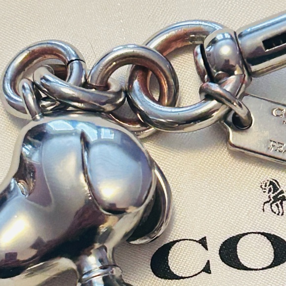 Coach x Peanuts Snoopy Keychain/ Bag Charm - Picture 12 of 16